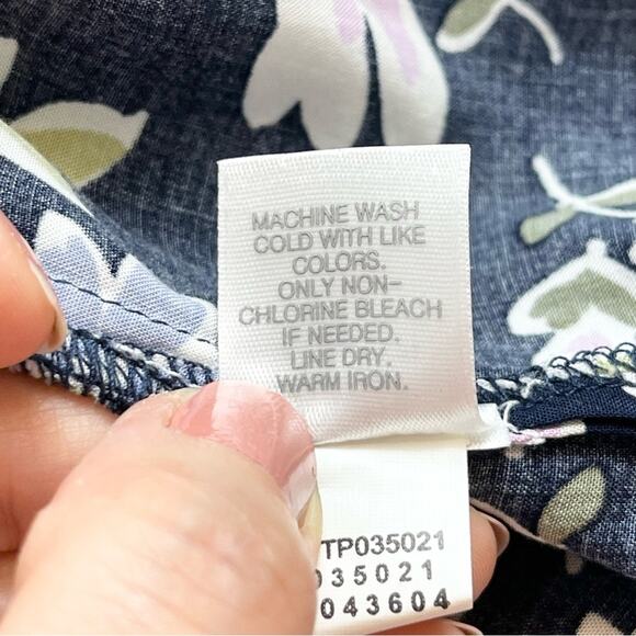 J. Jill Button Down Blouse 3/4 sleeve Top woman's size S Navy Blue Floral - Picture 8 of 8